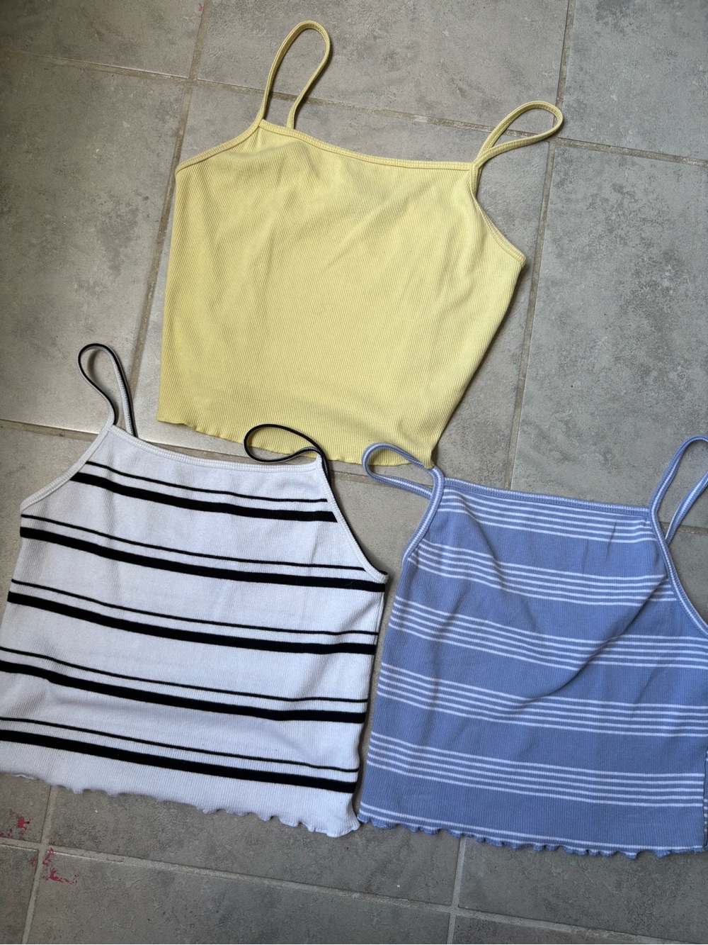 Cropped Tanks Bundle - Forever 21, SO, Boutique - Picture 5 of 7